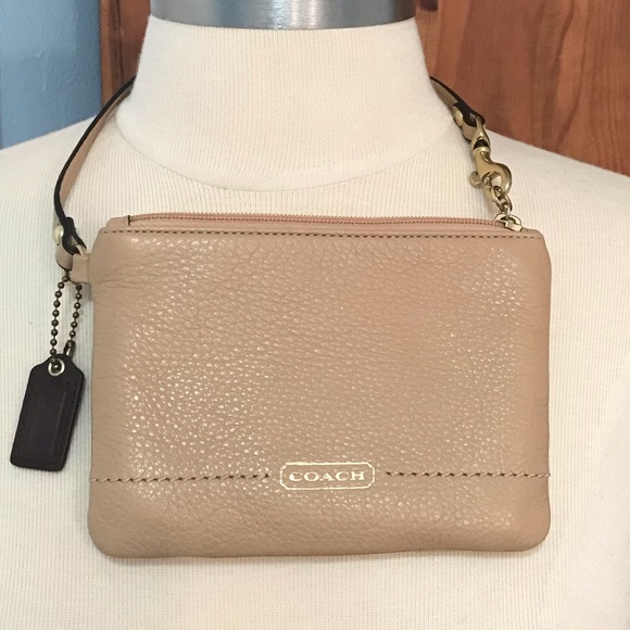 Coach tan wristlet - Picture 2 of 5